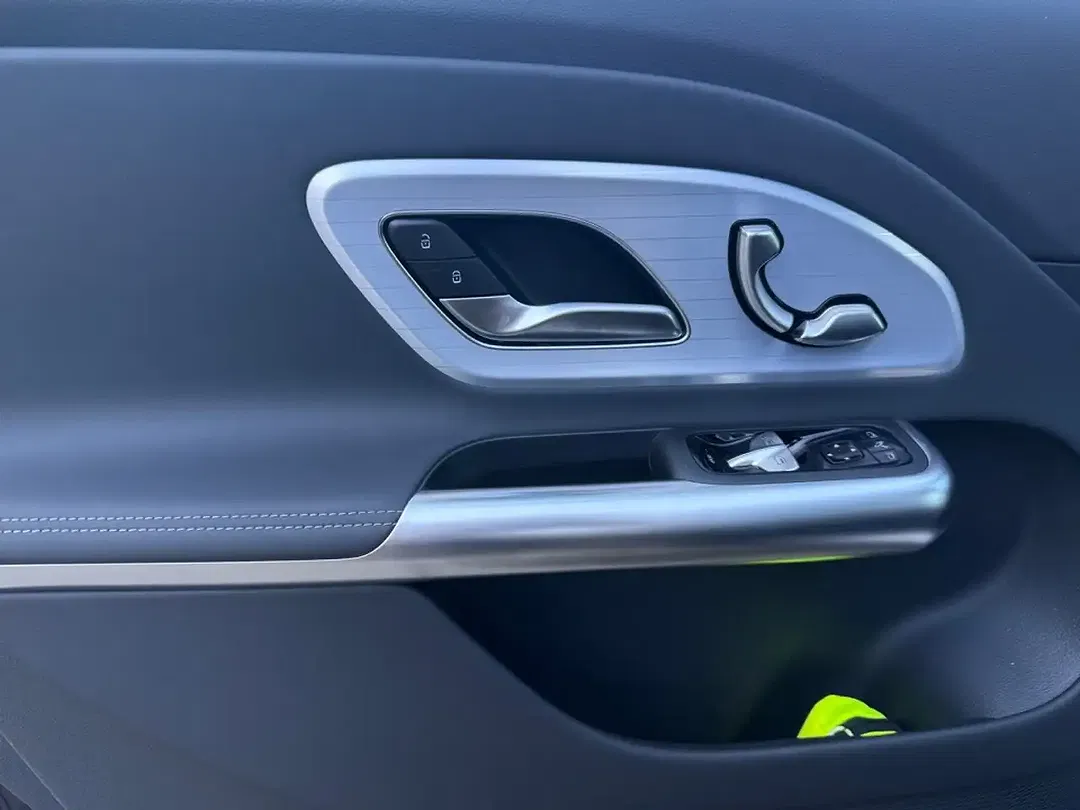 Mercedes-Benz GLB 200 Night - Thumbnail 9