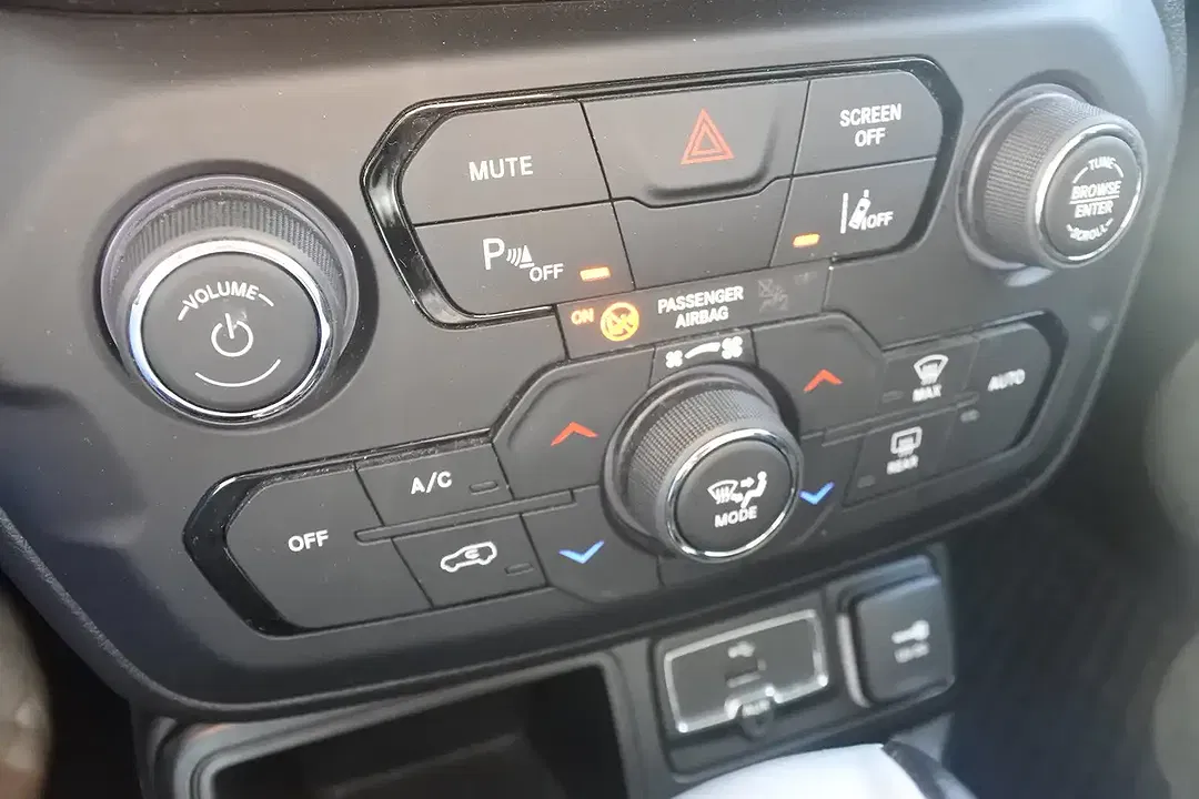 Jeep Renegade AUT - Thumbnail 9