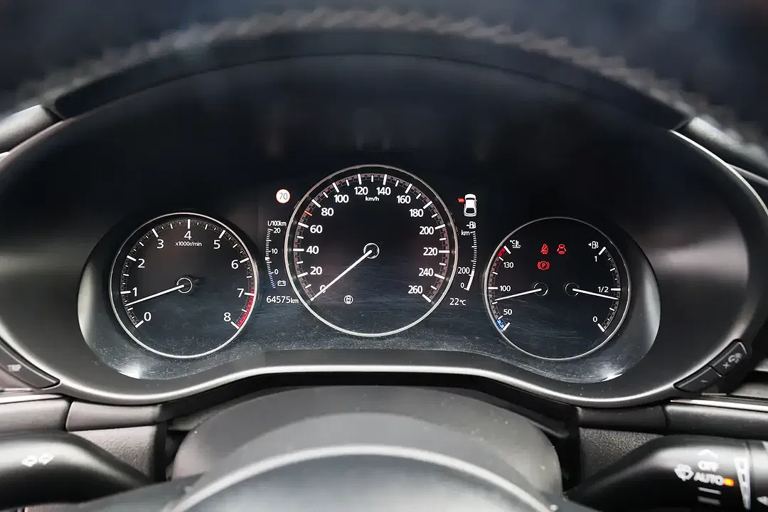 Mazda 3 - Thumbnail 11