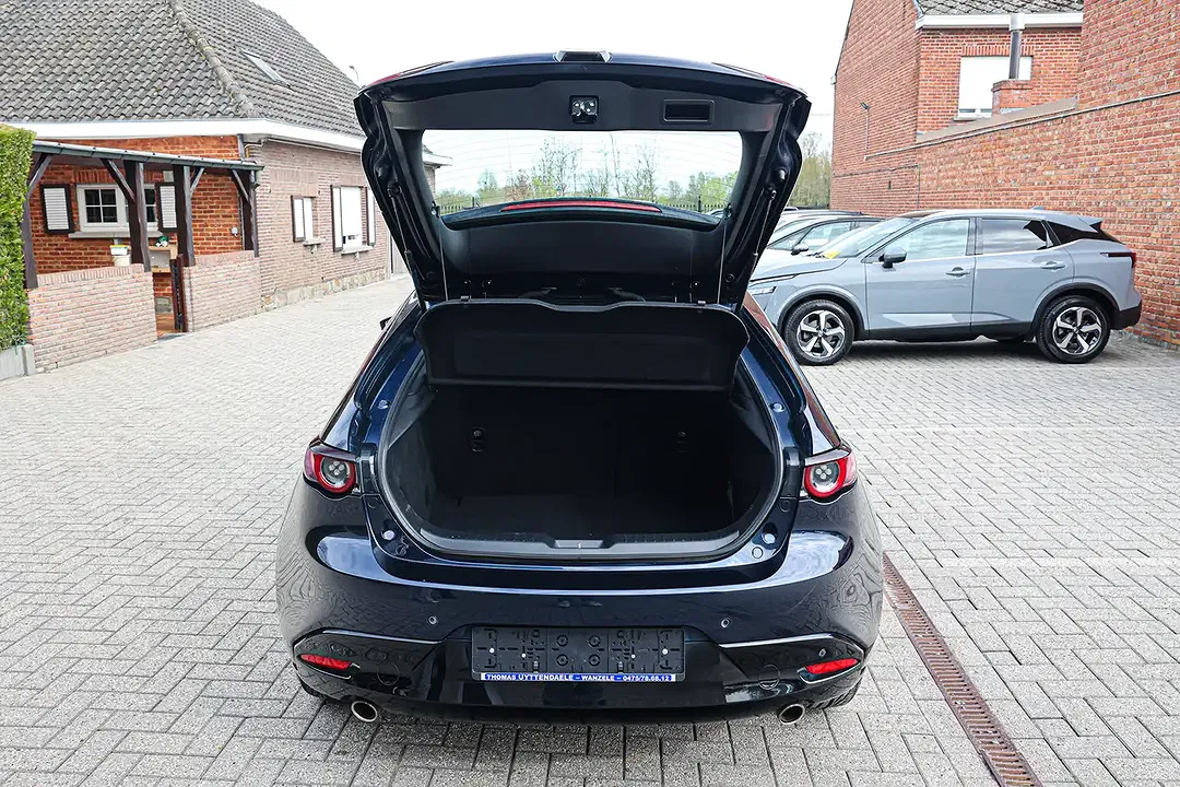 Mazda 3 - Thumbnail 17