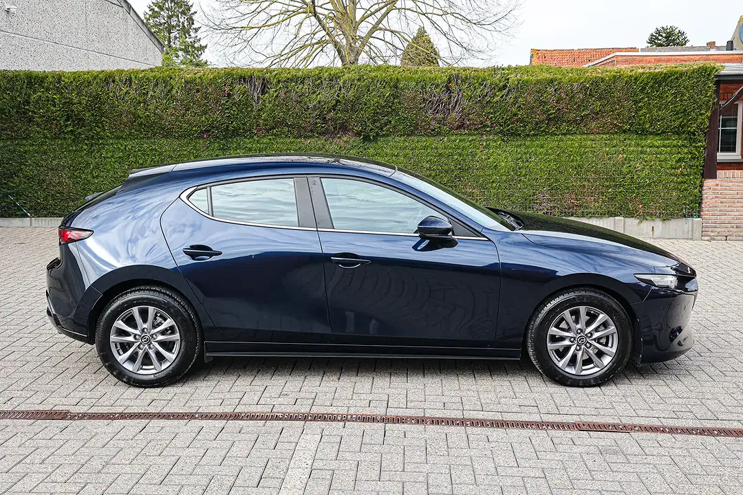 Mazda 3 - Thumbnail 4