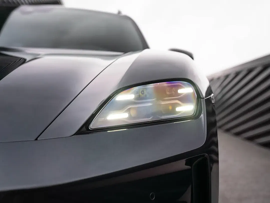 Porsche Taycan Sport Turismo - Thumbnail 8