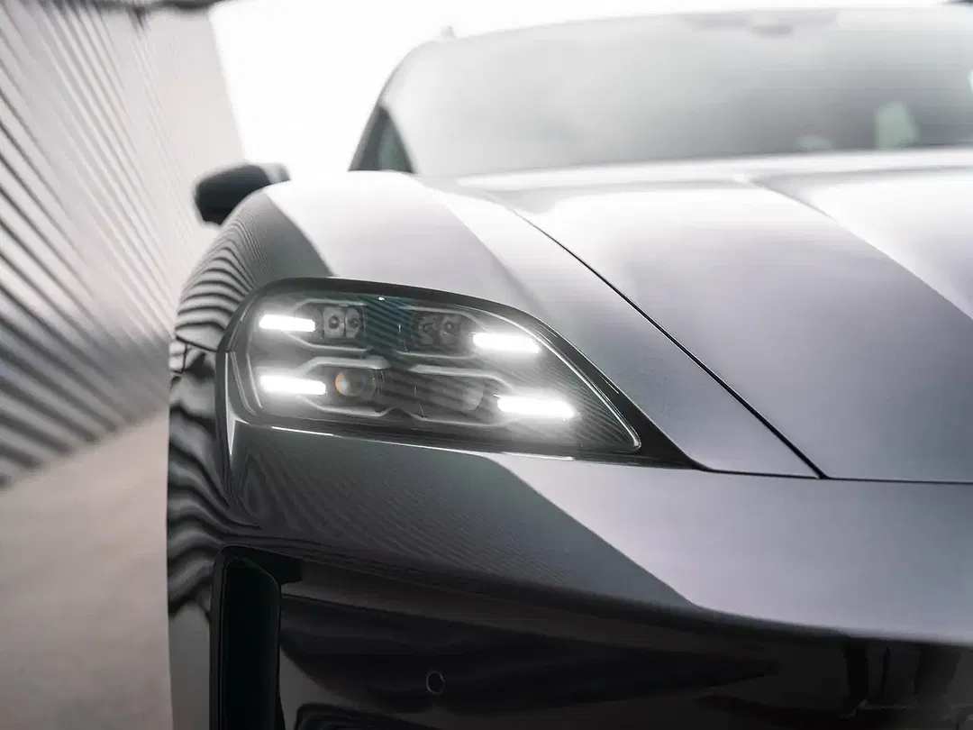 Porsche Taycan Sport Turismo - Thumbnail 9