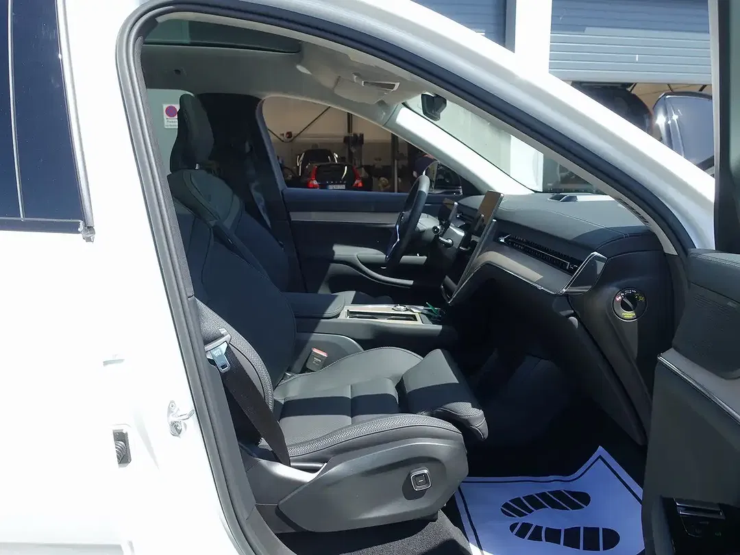 Volvo EX90 Twin Motor Plus - Thumbnail 10