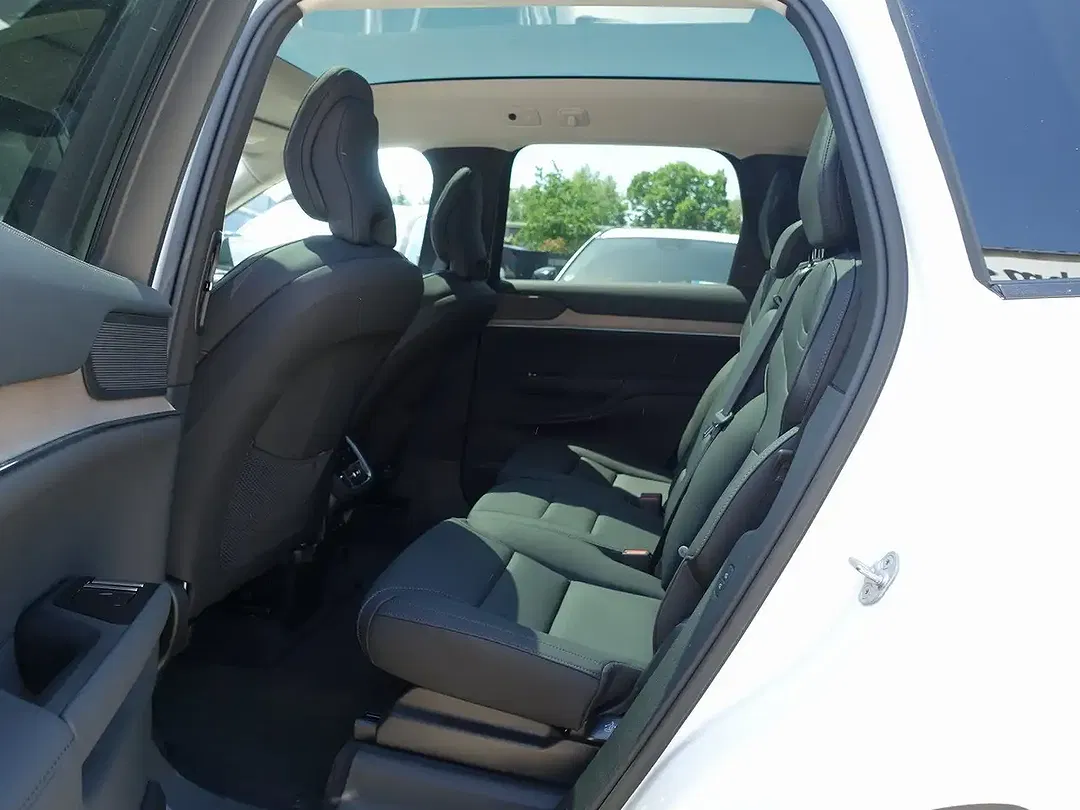 Volvo EX90 Twin Motor Plus - Thumbnail 9