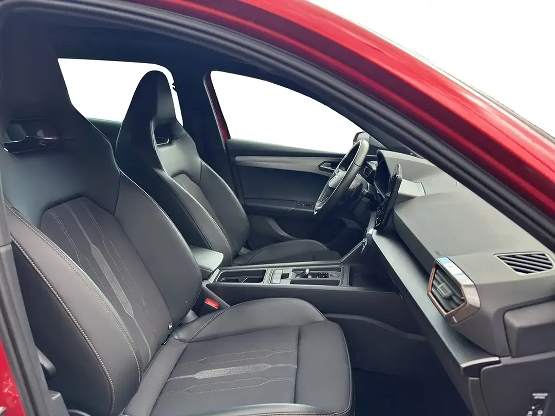 CUPRA Leon 2.0 TSI DSG 4Drive VZ DCC Sportstourer - Thumbnail 8