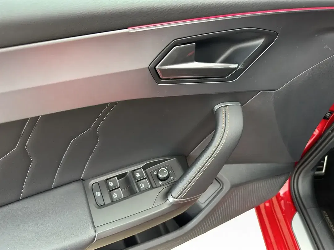 CUPRA Leon 2.0 TSI DSG 4Drive VZ DCC Sportstourer - Thumbnail 10