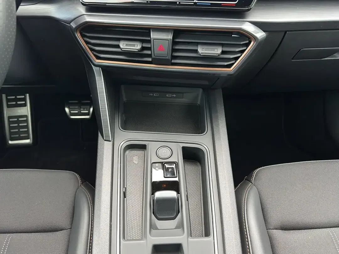 CUPRA Leon 2.0 TSI DSG 4Drive VZ DCC Sportstourer - Thumbnail 13