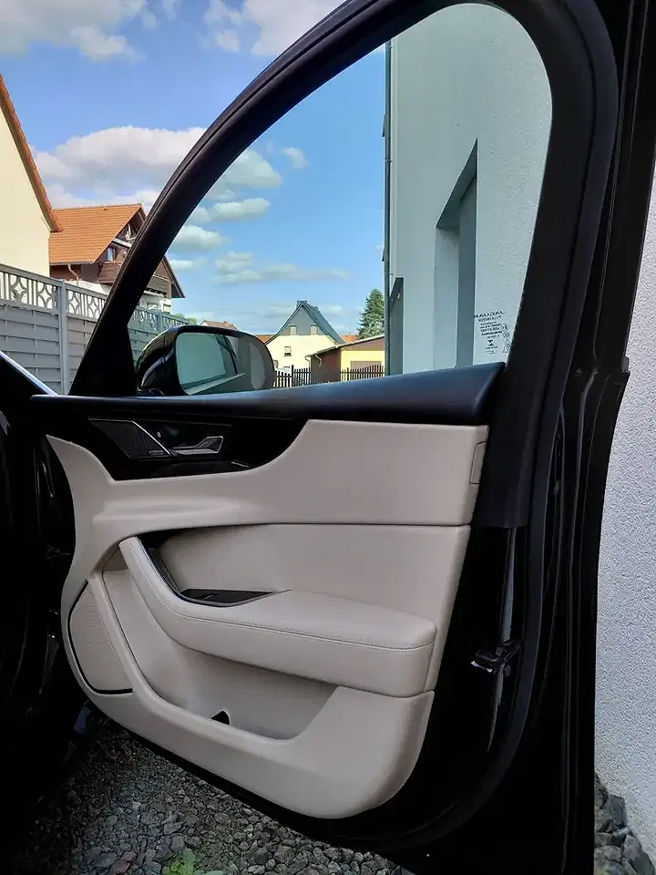 Jaguar XE S - foto 16