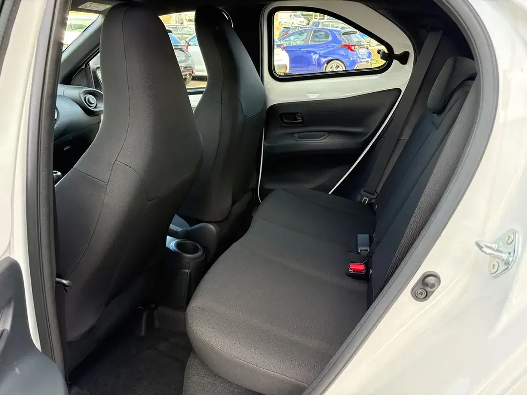 Toyota Aygo Business Edition - Thumbnail 4