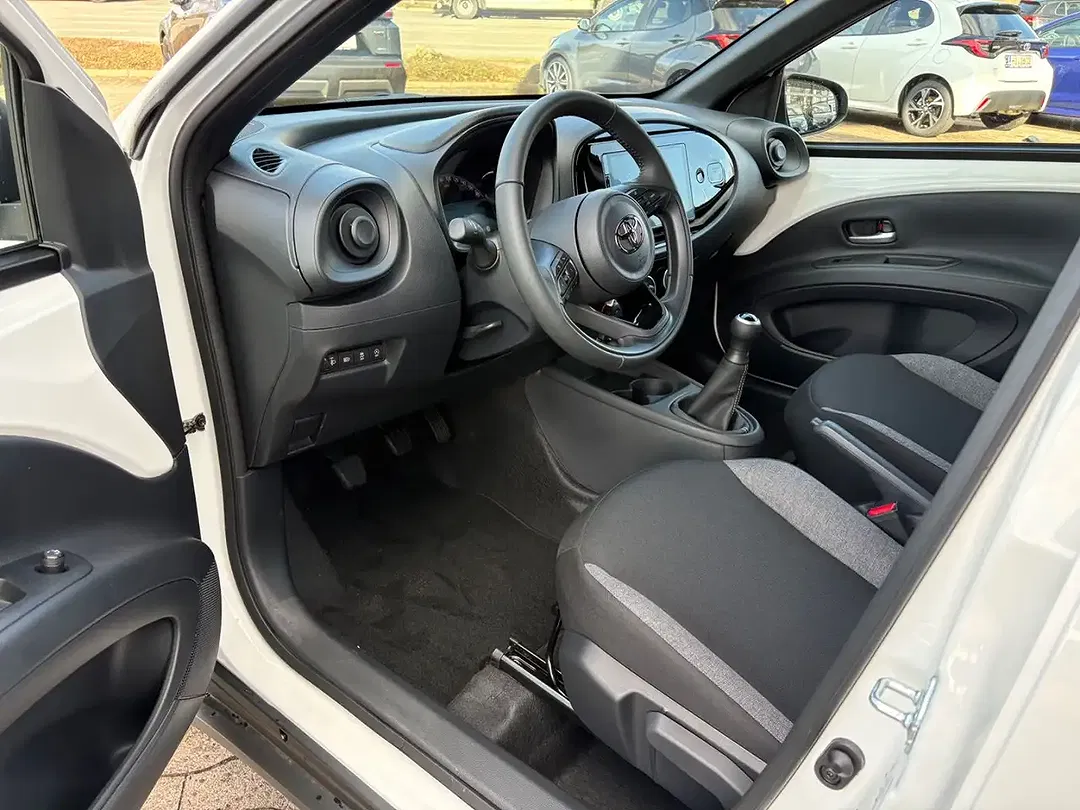 Toyota Aygo Business Edition - Thumbnail 6