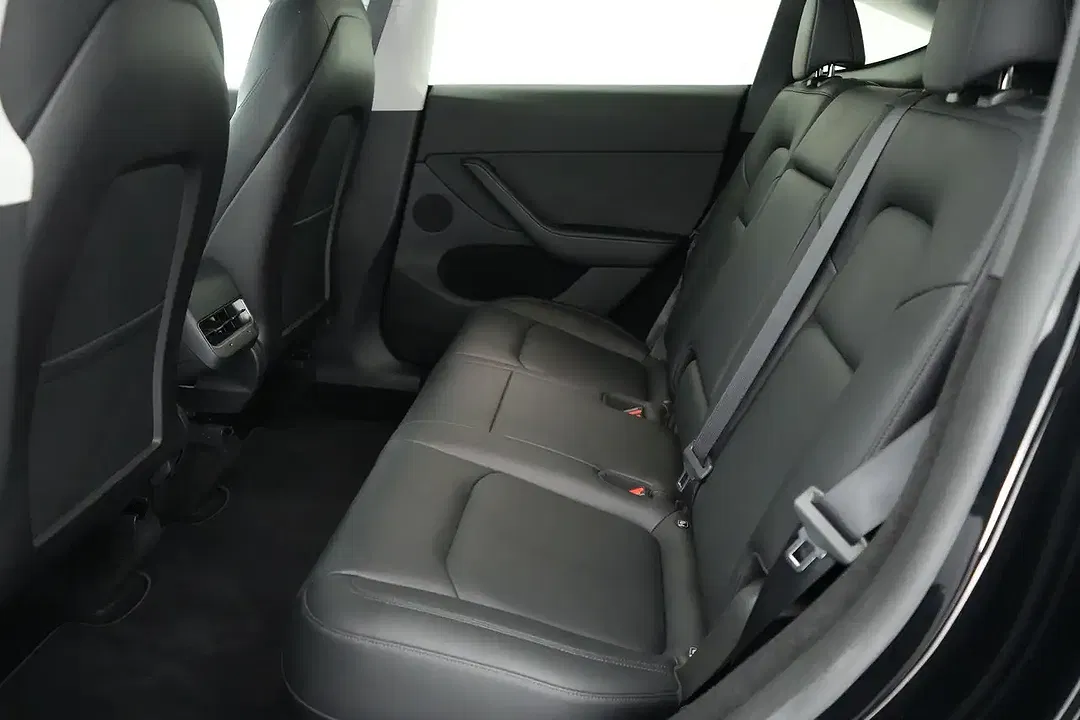 Tesla Model Y Dual Motor Performance Long Range - Thumbnail 14