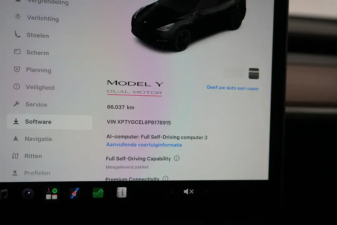 Tesla Model Y Dual Motor Performance Long Range - Thumbnail 7
