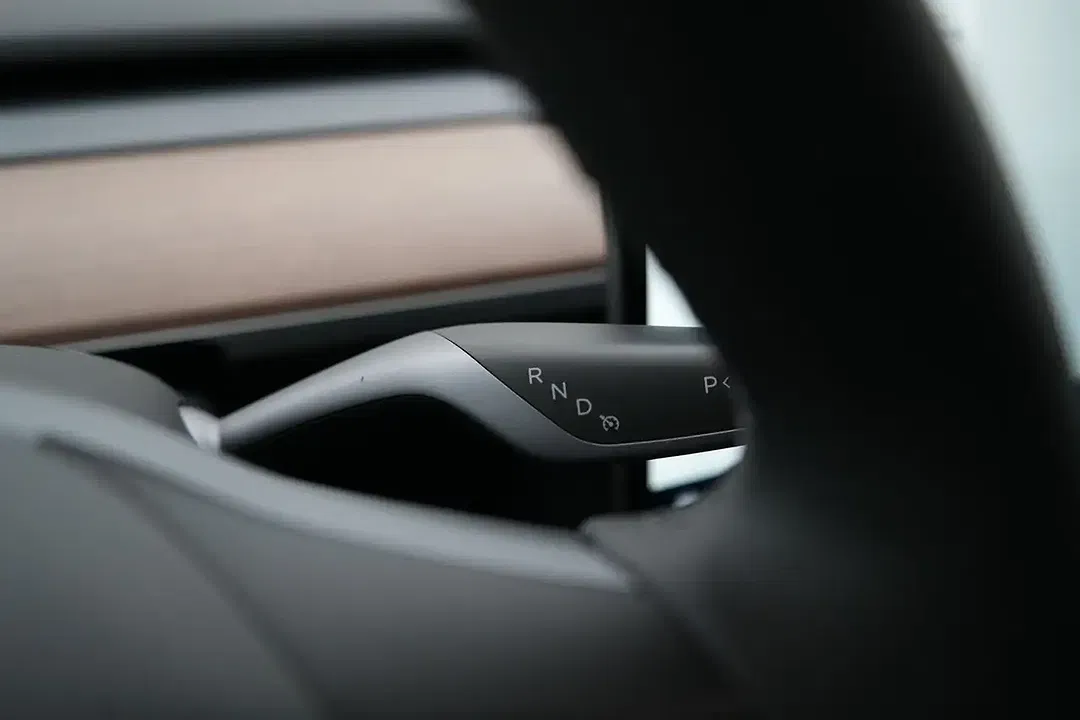 Tesla Model Y Dual Motor Performance Long Range - Thumbnail 9