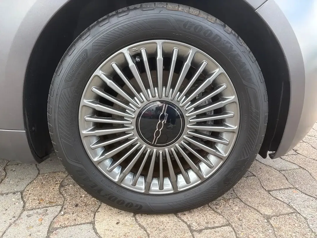 Fiat 500e Icon - Thumbnail 8