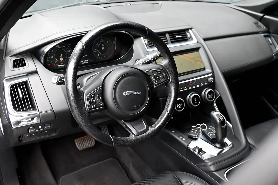 Jaguar E-Pace 2.0 4x4 SE - Thumbnail 11