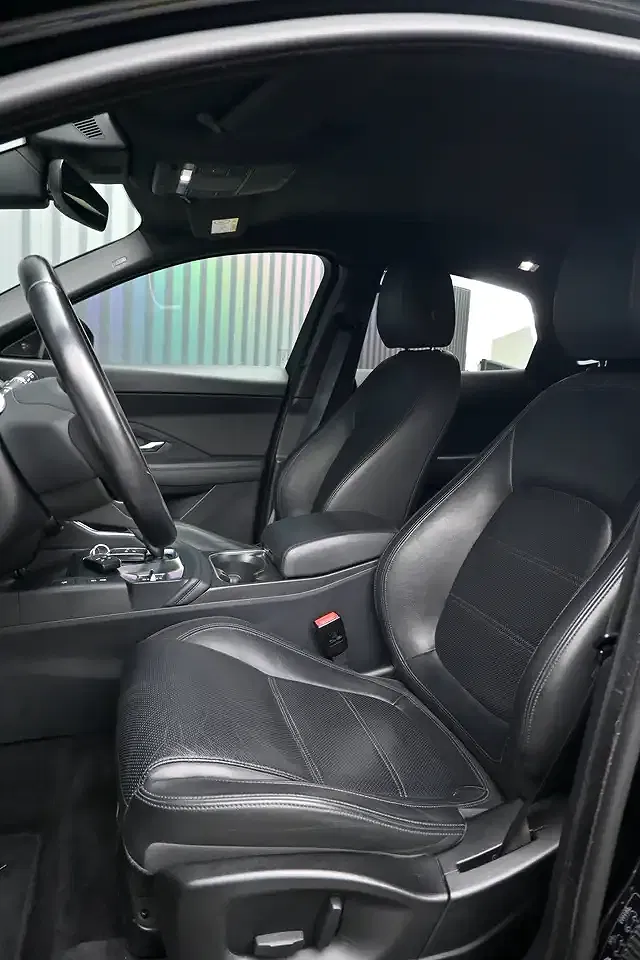 Jaguar E-Pace 2.0 4x4 SE - Thumbnail 12