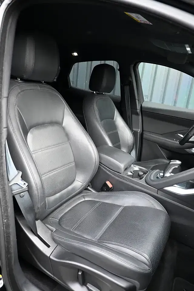 Jaguar E-Pace 2.0 4x4 SE - Thumbnail 13