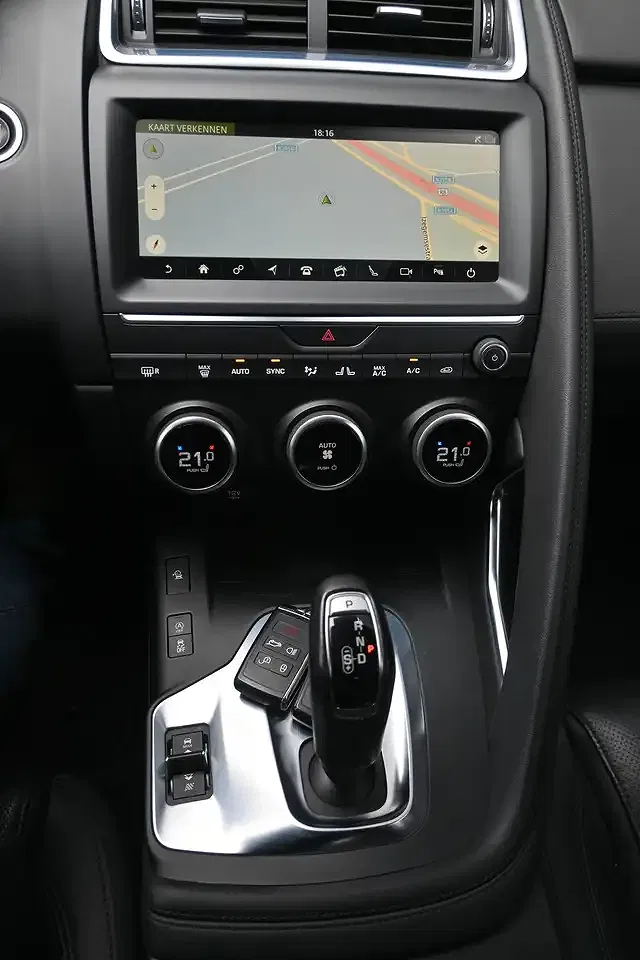 Jaguar E-Pace 2.0 4x4 SE - foto 15