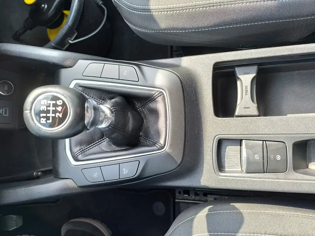 Ford Kuga Cool & Connect - Thumbnail 11