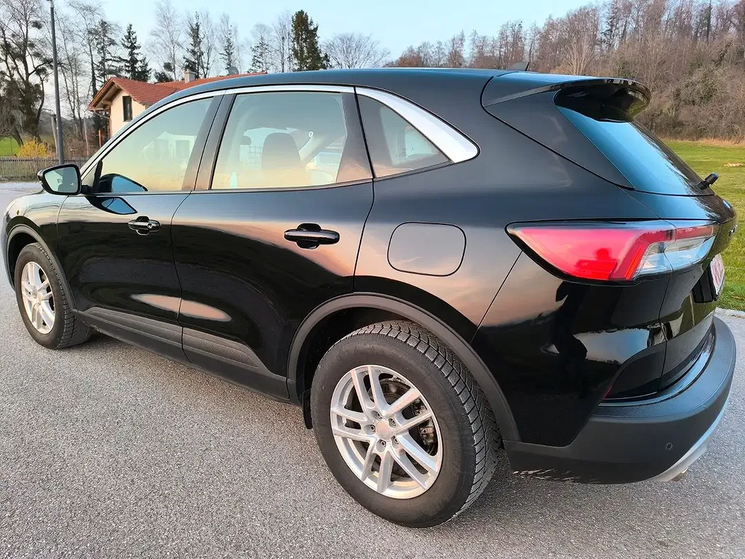 Ford Kuga Cool & Connect - Thumbnail 3