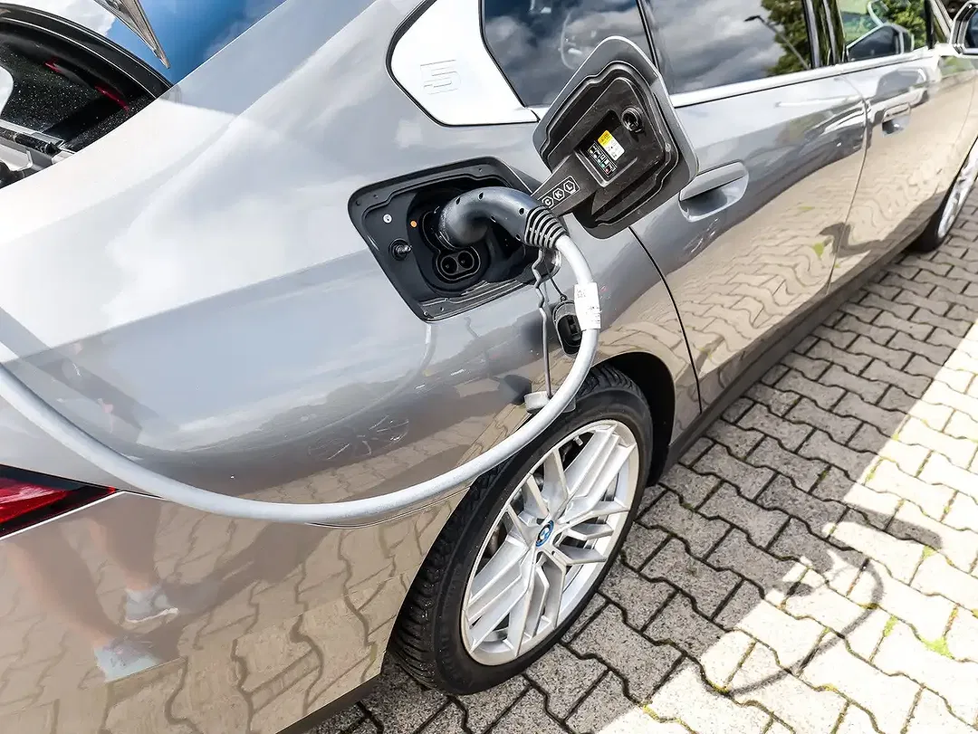 BMW i5 eDrive - Thumbnail 25