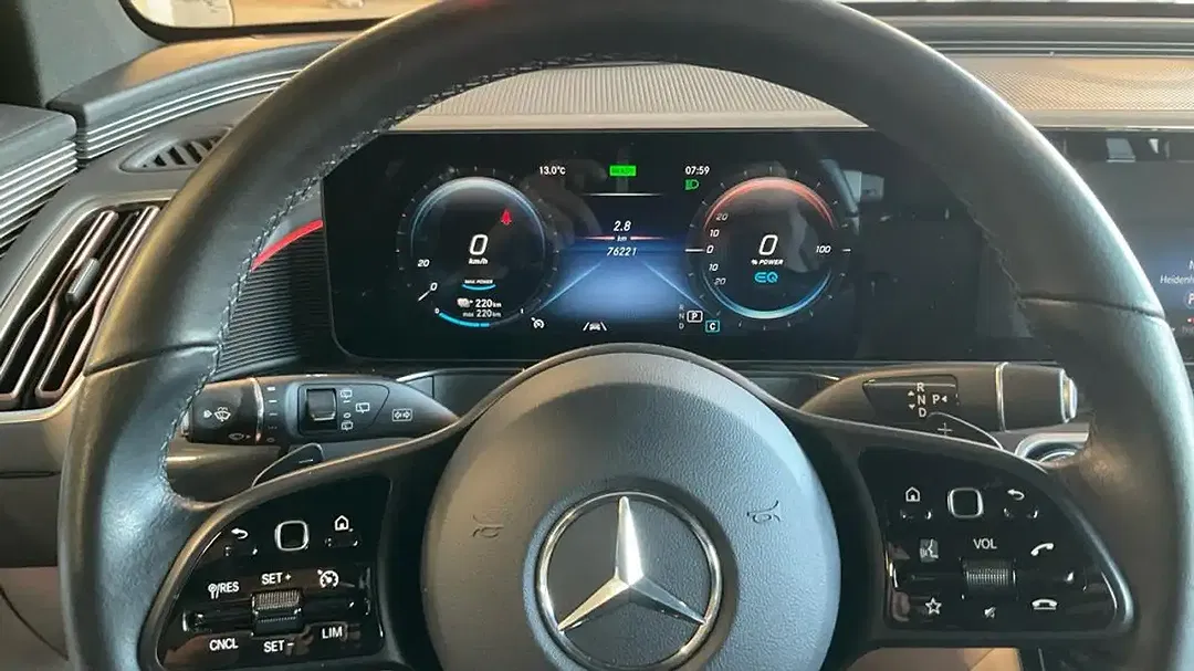 Mercedes-Benz EQC 400 - Thumbnail 9