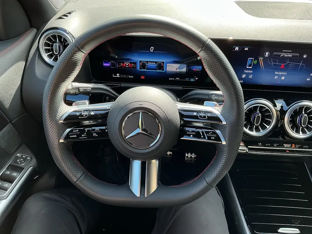 Mercedes-Benz GLA 200 AMG - Thumbnail 12