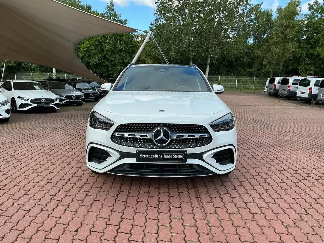 Mercedes-Benz GLA 200 AMG - Thumbnail 1