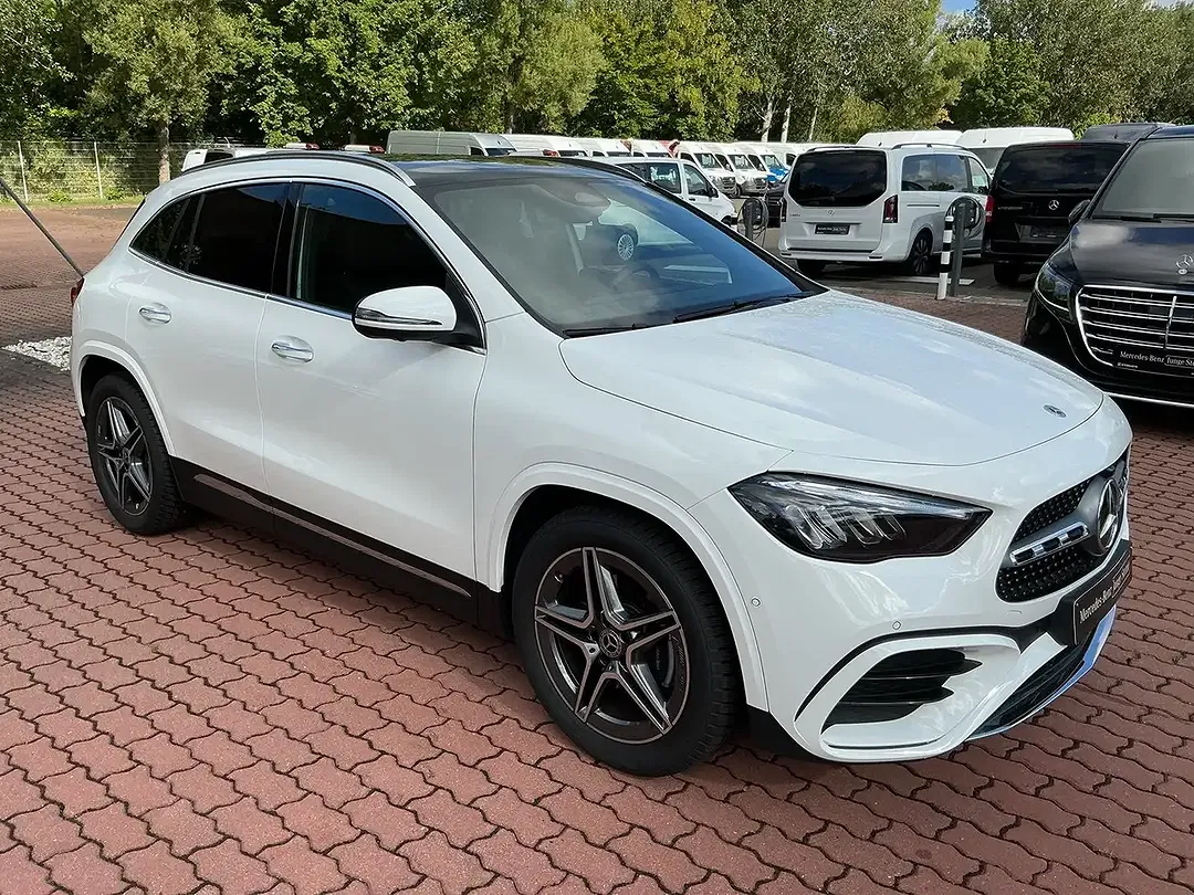 Mercedes-Benz GLA 200 AMG - Thumbnail 2