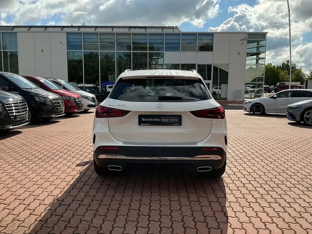 Mercedes-Benz GLA 200 AMG - Thumbnail 4