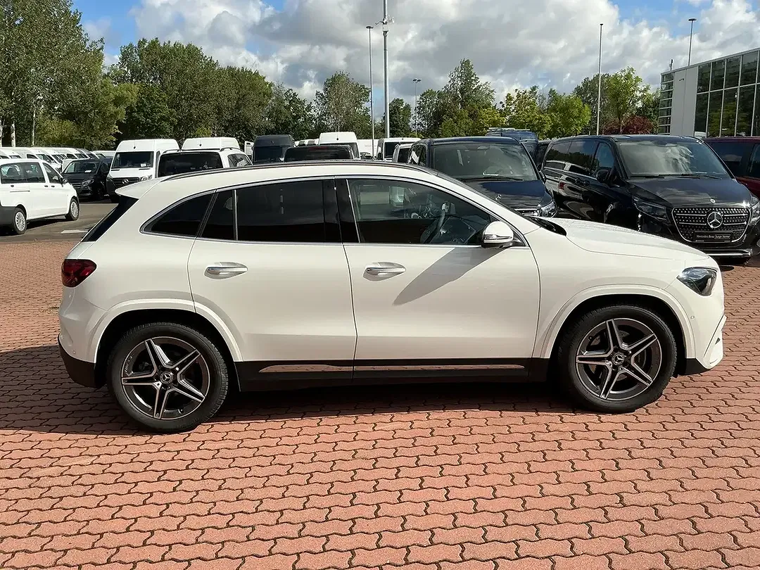 Mercedes-Benz GLA 200 AMG - Thumbnail 7