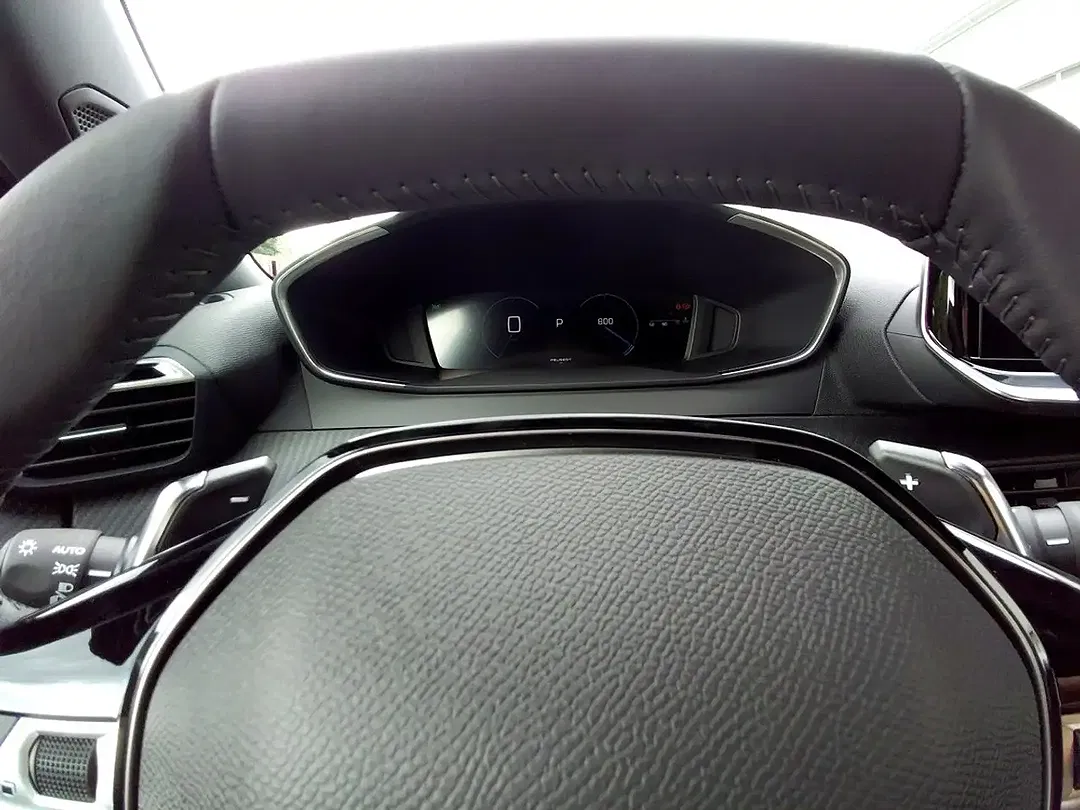 Peugeot 2008 130 PureTech Allure - Thumbnail 12