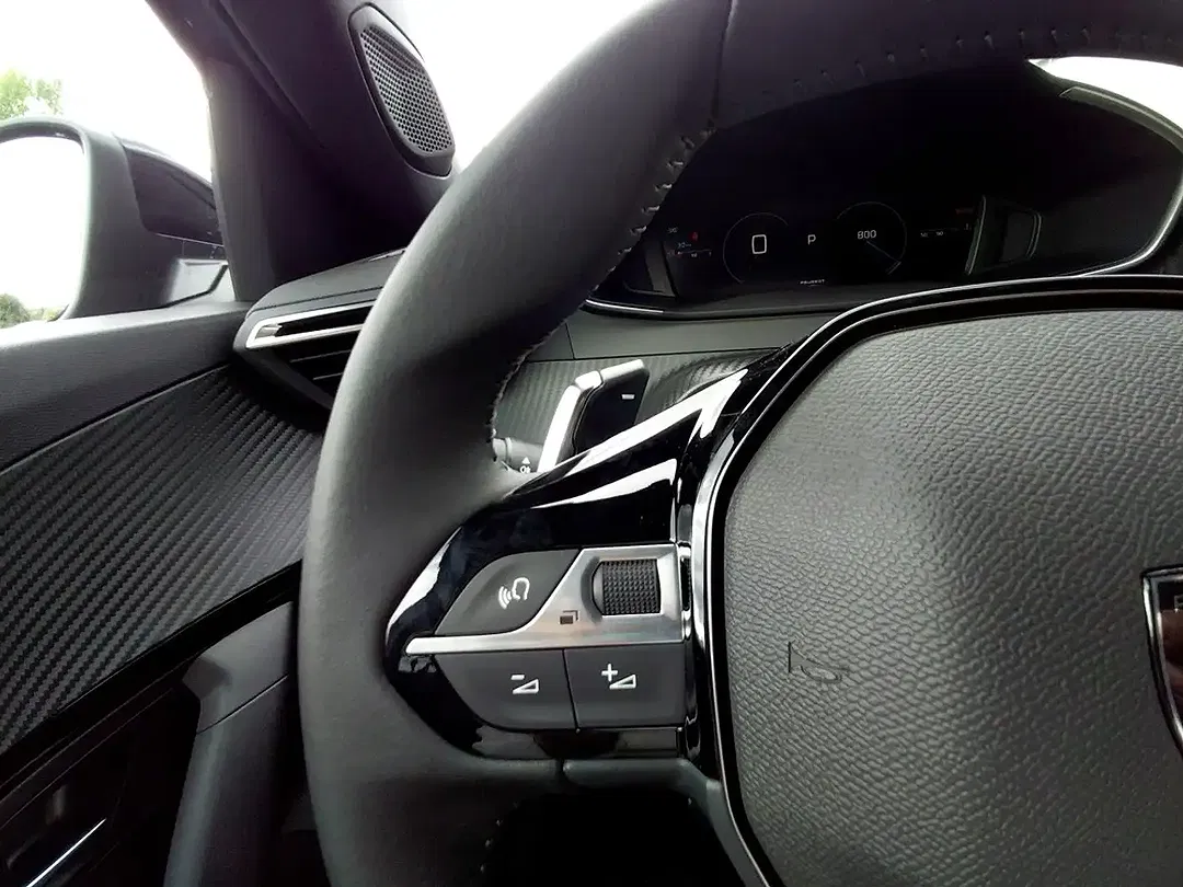 Peugeot 2008 130 PureTech Allure - Thumbnail 13
