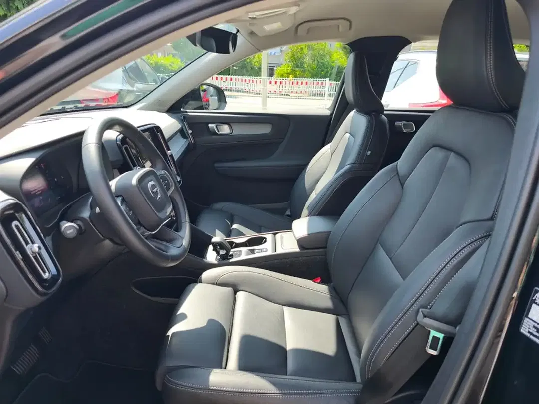 Volvo XC40 B3 Core - Thumbnail 13