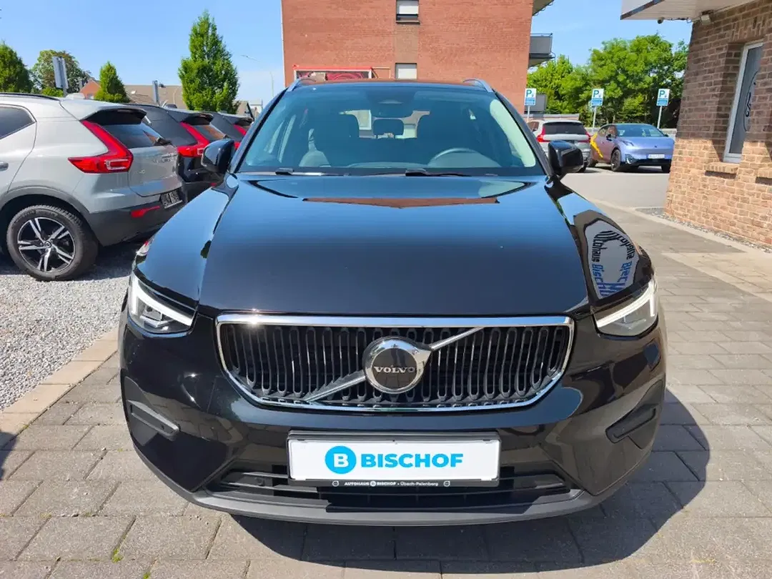 Volvo XC40 B3 Core - Thumbnail 3