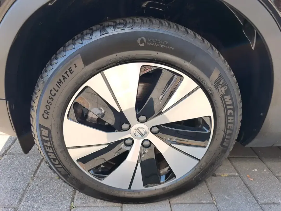 Volvo XC40 B3 Core - Thumbnail 4