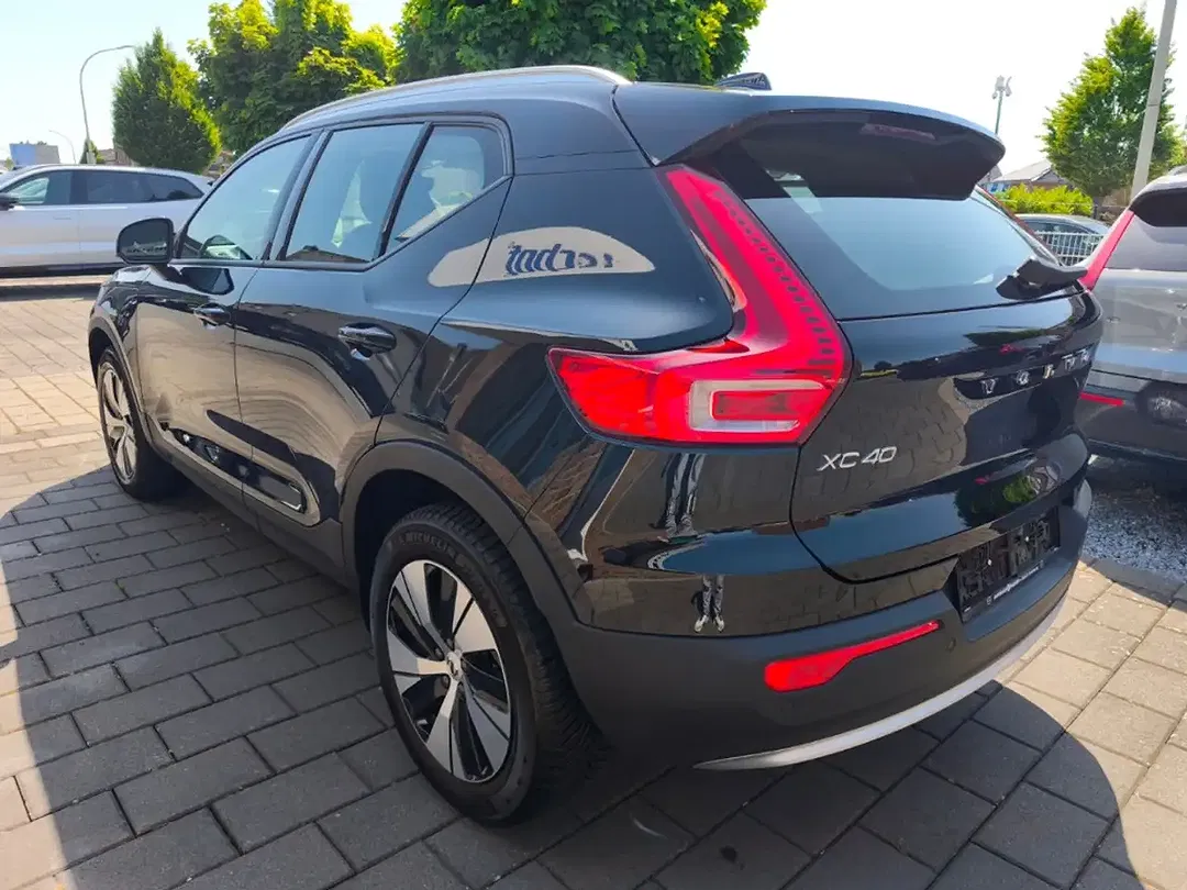 Volvo XC40 B3 Core - Thumbnail 5