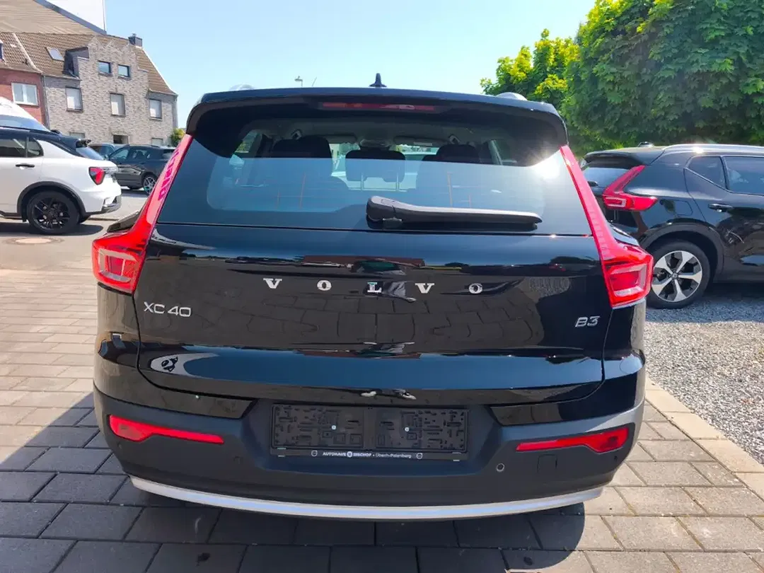 Volvo XC40 B3 Core - Thumbnail 6