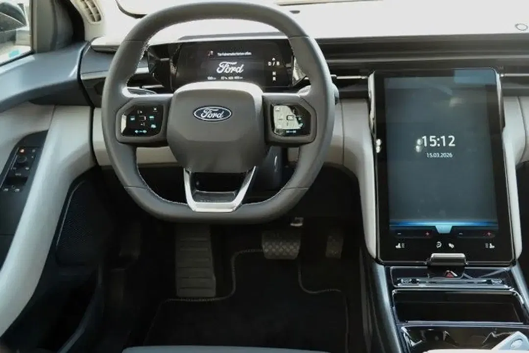Ford Explorer - Thumbnail 10
