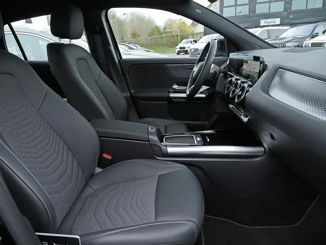 Mercedes-Benz GLA 200 MBUX Progressive - Thumbnail 12