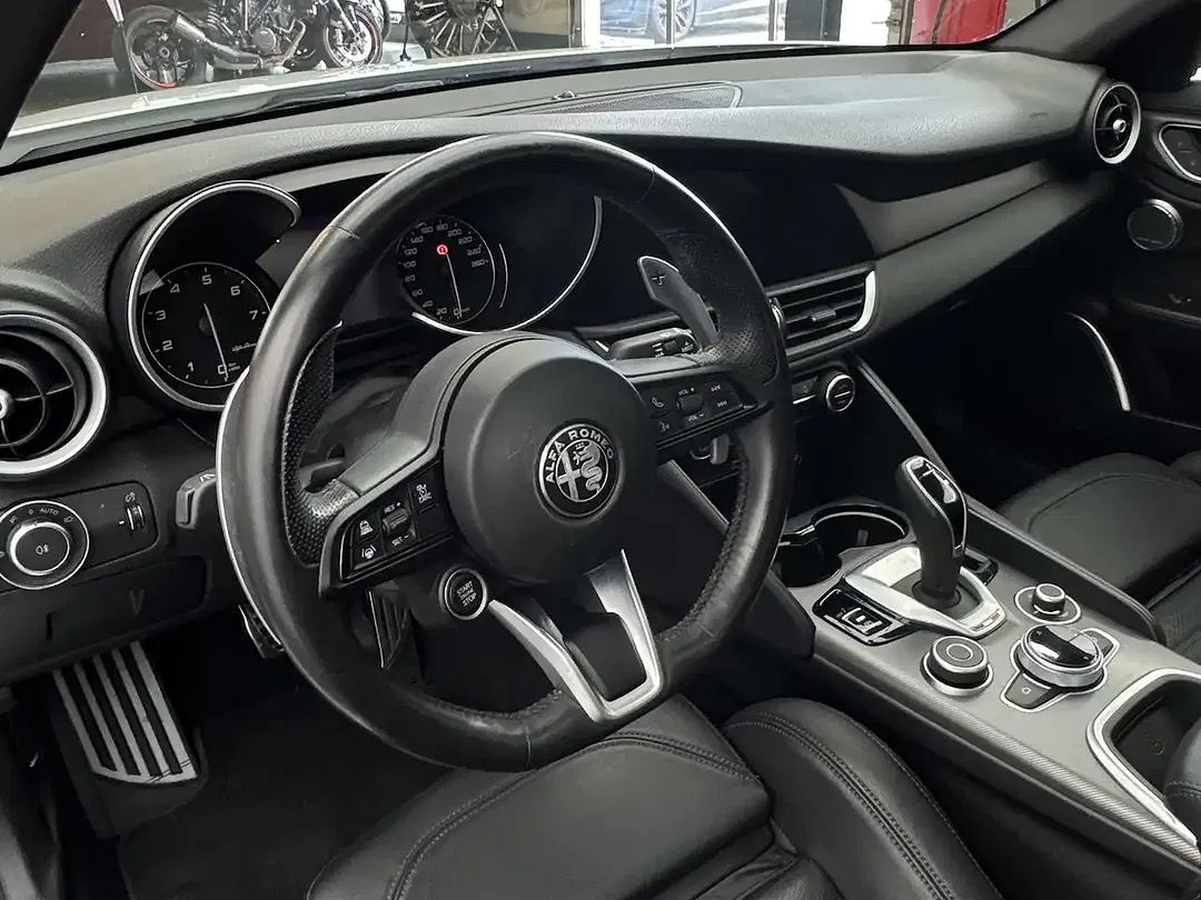 Alfa Romeo Giulia 2.0 Turbo Q4 Veloce - Thumbnail 10