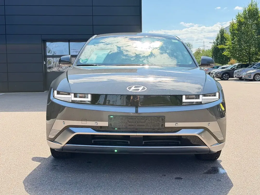 Hyundai IONIQ 5 - Thumbnail 4