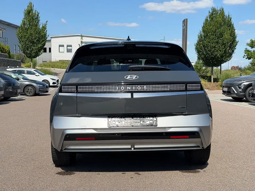 Hyundai IONIQ 5 - Thumbnail 5