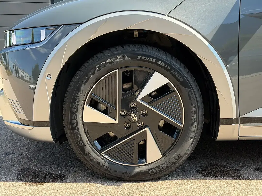 Hyundai IONIQ 5 - Thumbnail 6