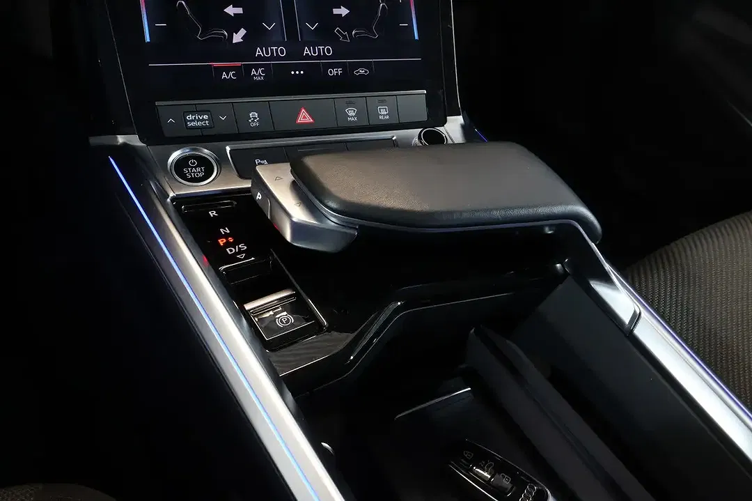 Audi Q8 55 e-tron quattro S line - Thumbnail 14