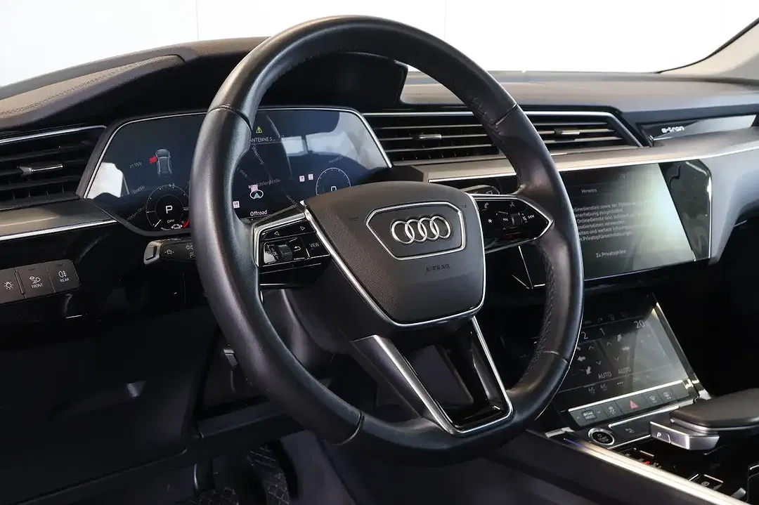 Audi Q8 55 e-tron quattro S line - foto 15