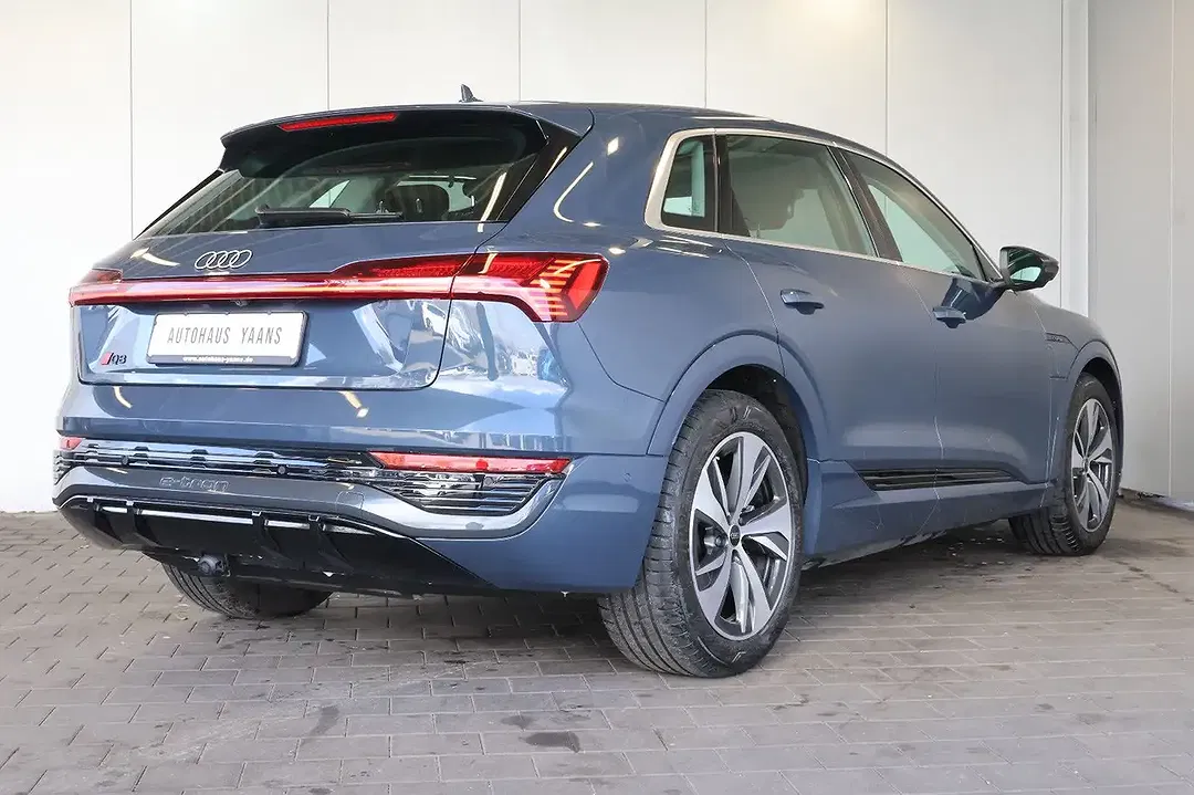 Audi Q8 55 e-tron quattro S line - Thumbnail 4