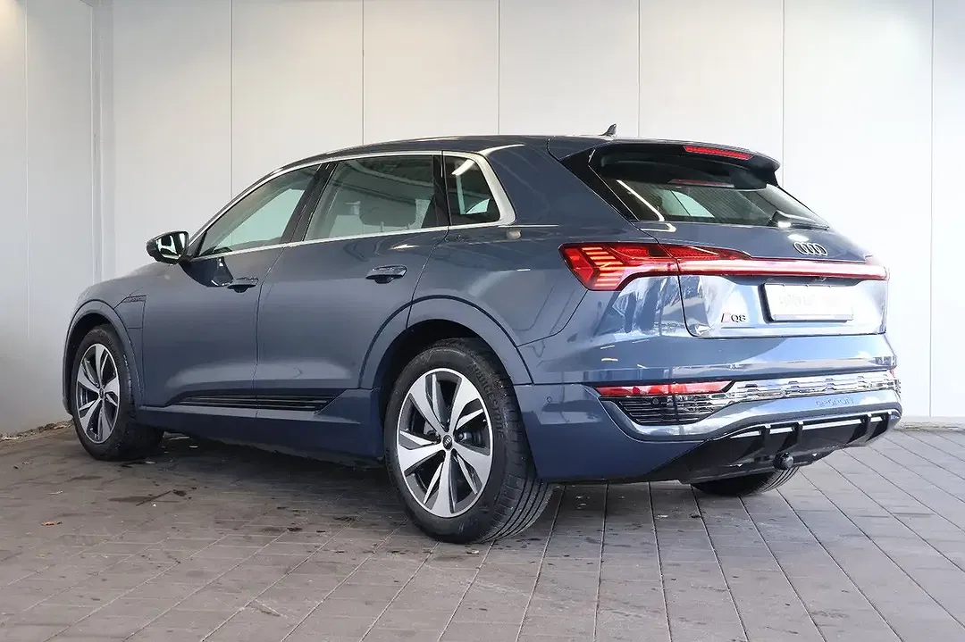 Audi Q8 55 e-tron quattro S line - Thumbnail 6