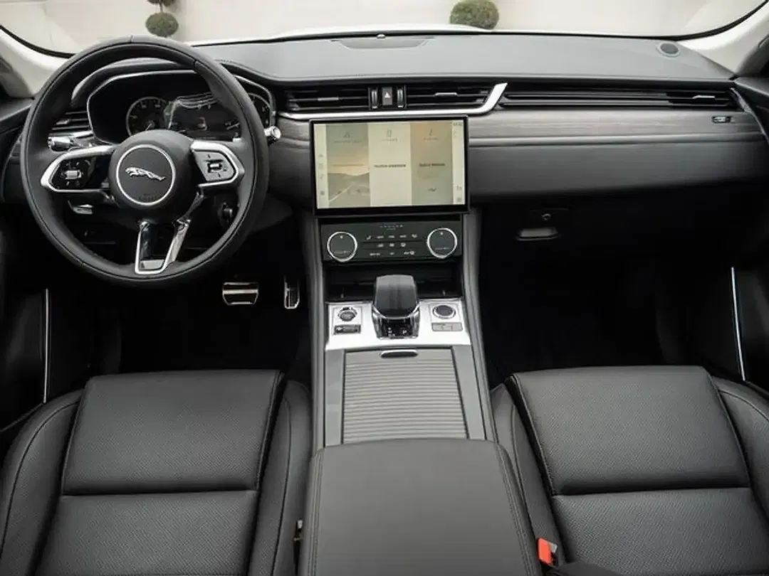 Jaguar F-Pace P250 4x4 SE - Thumbnail 10